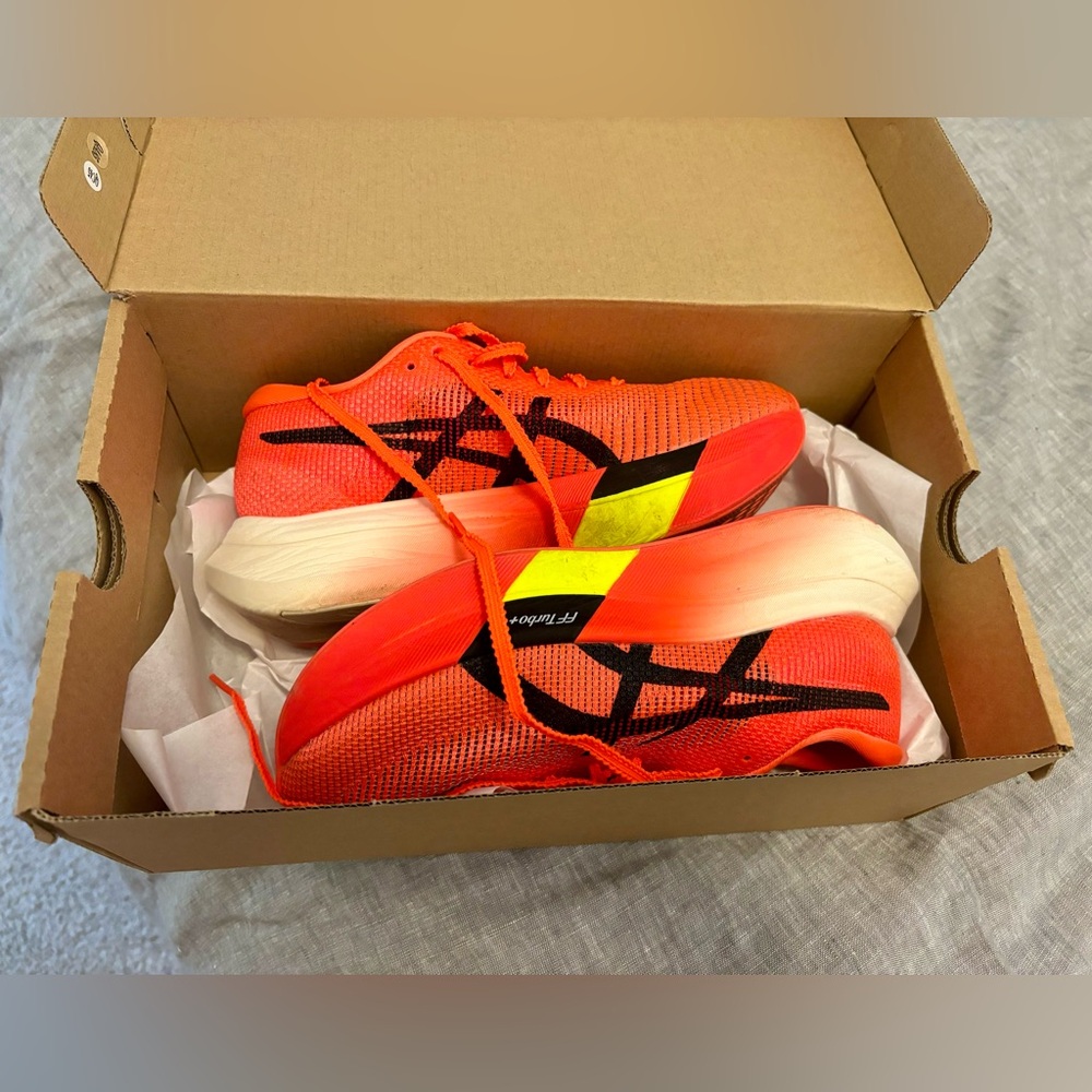 ASICS Metaspeed Sky Paris Size 6 Women’s/4.5 Men’s Sunrise Red/Black